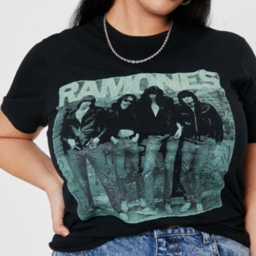 Ramones Graphic Band T-Shirt